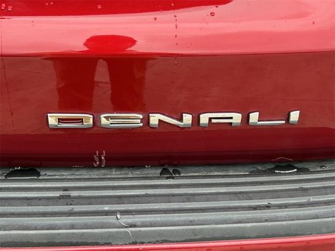 Used 2021 GMC Yukon Denali w/ Denali Ultimate Package image 11