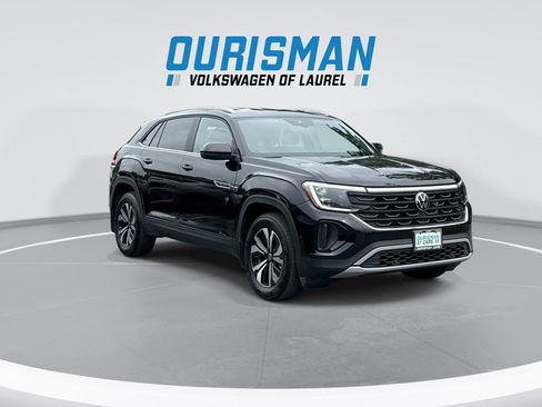 Used 2024 Volkswagen Atlas Cross Sport SE AWD/4WD image 2