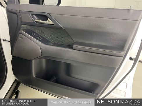 Used 2024 Lexus GX 550 AWD/4WD image 23