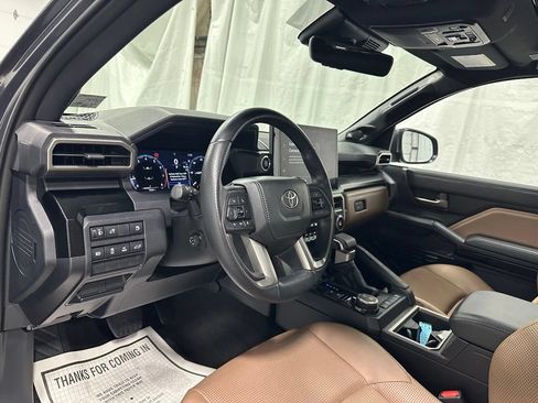 Used 2026 Toyota 4Runner Limited AWD/4WD image 15
