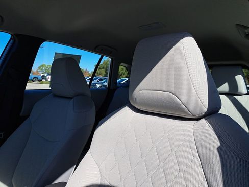 Certified 2025 Toyota Corolla Cross L image 15