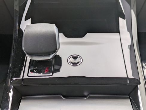 Used 2024 Land Rover Range Rover Sport SE image 20