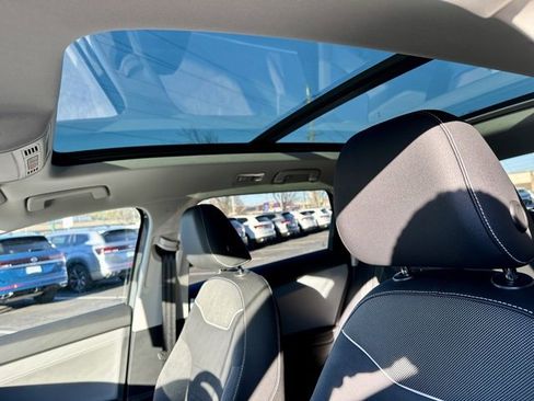 New 2024 Volkswagen Taos SE image 14