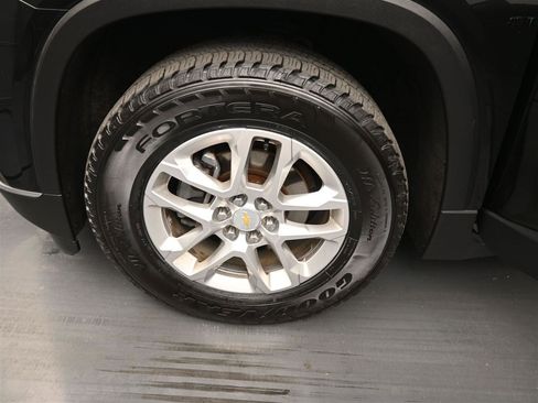 Used 2020 Chevrolet Traverse LT image 18