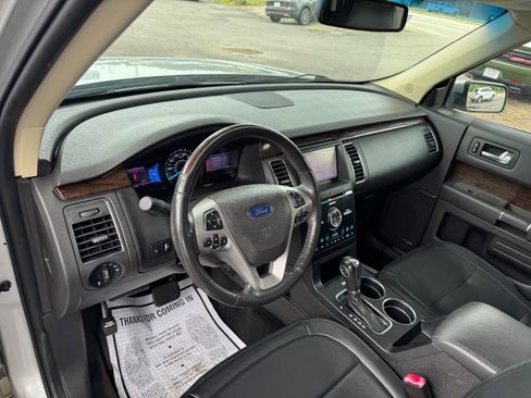 Used 2013 Ford Flex Limited FWD image 19