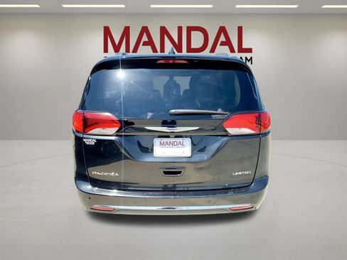 Used 2020 Chrysler Pacifica Limited FWD image 6