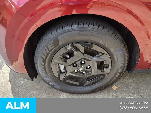 Used 2025 Kia Carnival FWD image 2
