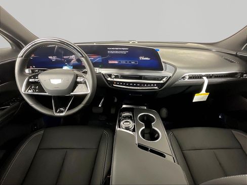 New 2026 Cadillac Lyriq Luxury AWD/4WD image 12