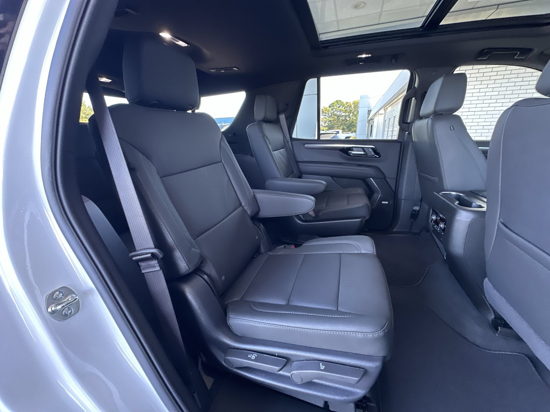 New 2027 Chevrolet Tahoe Z71 w/ Comfort Package AWD/4WD image 28