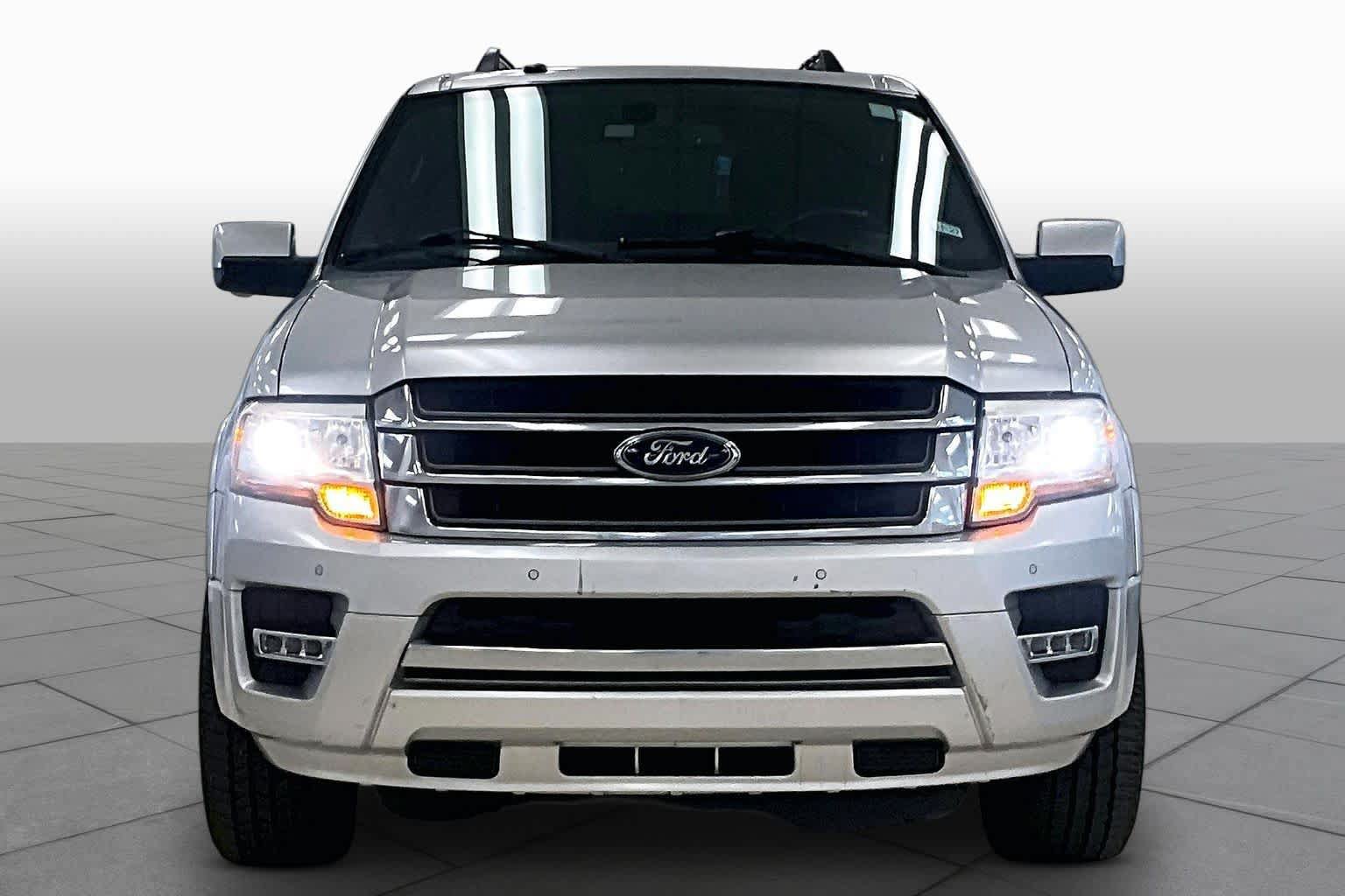Used 2017 Ford Expedition EL Limited RWD image 3