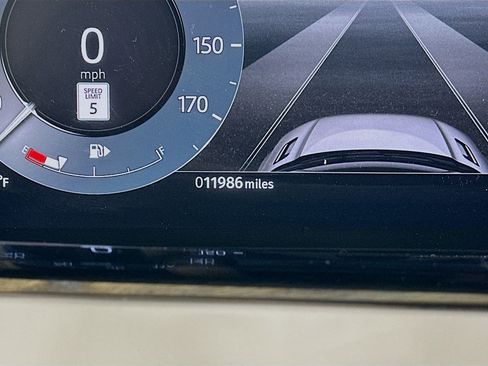 Used 2024 Land Rover Range Rover Evoque Dynamic SE image 16