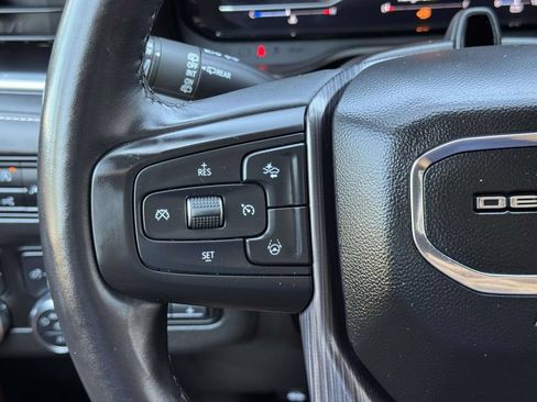 Used 2023 GMC Yukon XL Denali Ultimate AWD/4WD image 10