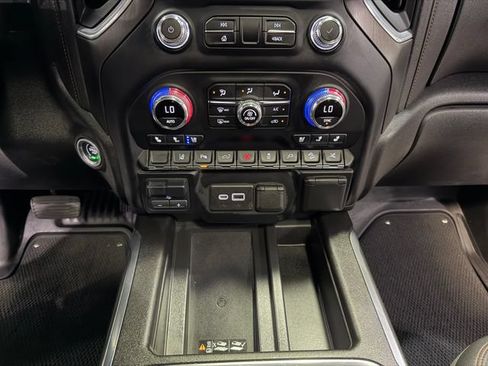 Used 2021 GMC Sierra 2500 AT4 w/ AT4 Premium Plus Package AWD/4WD image 23