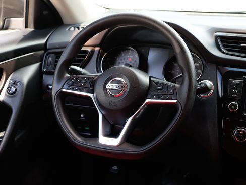 Used 2019 Nissan Rogue SV image 33