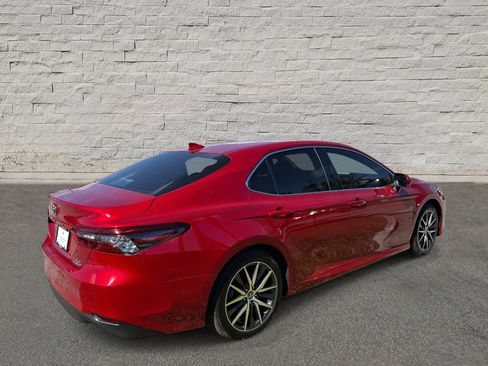 Used 2023 Toyota Camry XLE w/ Navigation Package FWD image 5