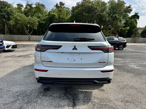 New 2026 Mitsubishi Outlander LE FWD image 7