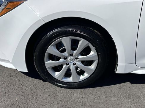 Used 2024 Toyota Corolla LE image 28