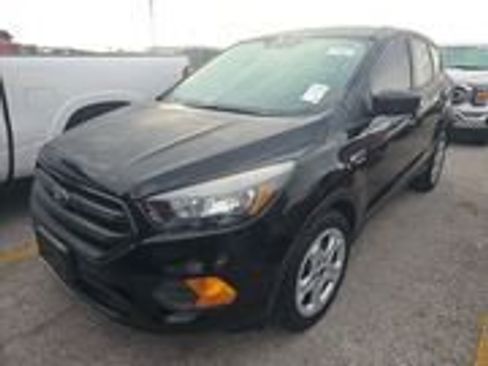 Used 2019 Ford Escape S image 3
