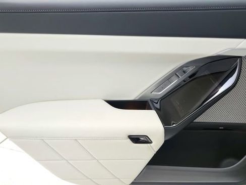Used 2026 BMW 740i w/ Premium Package RWD image 32