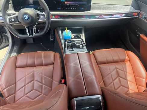 Used 2025 BMW i7 xDrive60 AWD/4WD image 20