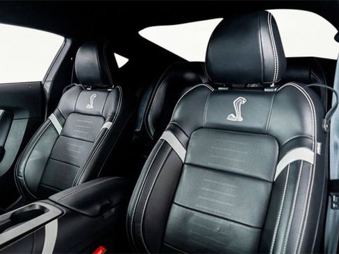 Used 2020 Ford Mustang Shelby GT500 w/ Technology Package image 3