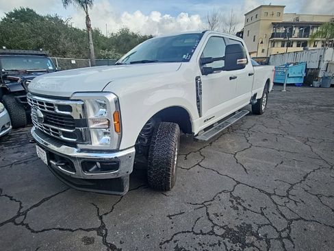 Used 2024 Ford F250 XLT image 3
