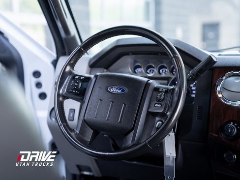 Used 2012 Ford F350 Lariat w/ Lariat Interior Pkg image 31