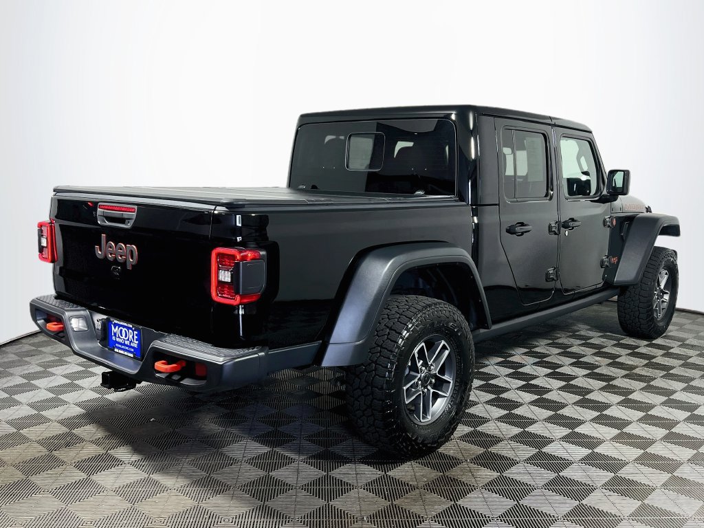Used 2025 Jeep Gladiator Mojave w/ Convenience Group AWD/4WD image 7