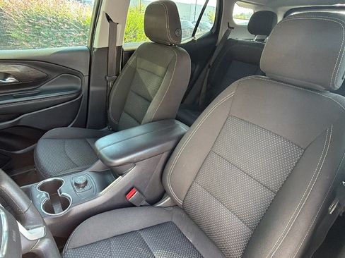 Used 2024 GMC Terrain SLE AWD/4WD image 17