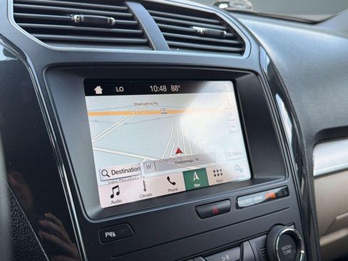 Used 2019 Ford Explorer XLT w/ Equipment Group 202A FWD image 21