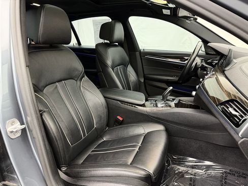 Used 2019 BMW M550i xDrive image 38