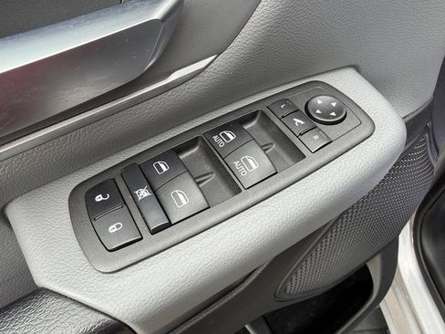 Used 2023 RAM 1500 Big Horn image 14