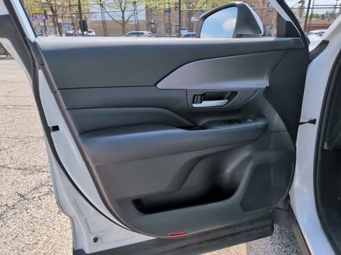 Used 2024 Toyota Grand Highlander XLE image 14