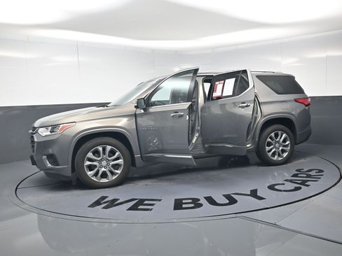 Used 2019 Chevrolet Traverse Premier w/ LPO, Floor Liner Package AWD/4WD image 21