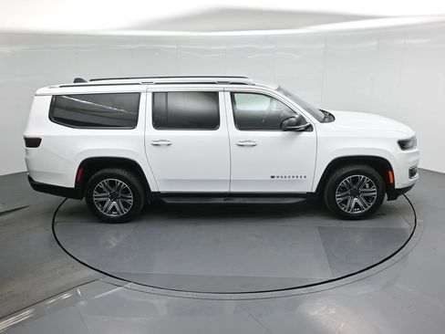 Used 2024 Jeep Wagoneer L Series II image 42