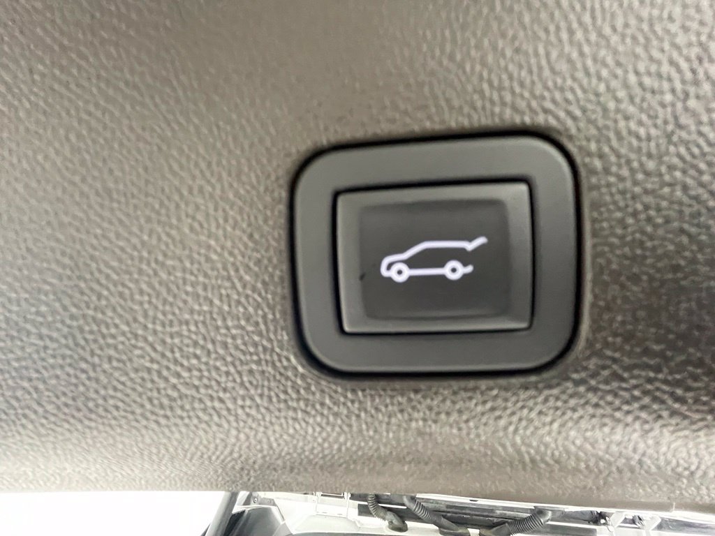 Used 2024 GMC Yukon Denali AWD/4WD image 9