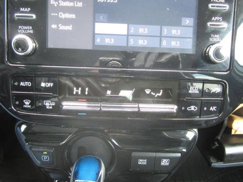 Used 2020 Toyota Prius XLE image 36