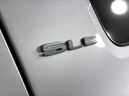 Used 2020 GMC Acadia SLE FWD image 10