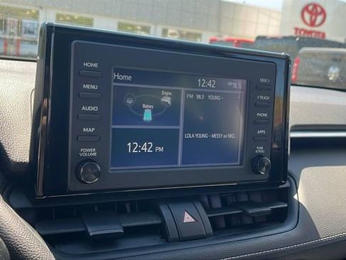 Used 2019 Toyota RAV4 LE w/ Carpet Mat Package AWD/4WD image 15