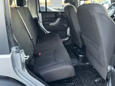 Used 2015 Jeep Wrangler Unlimited Sport image 13