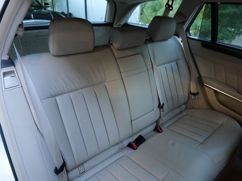 Used 2014 Mercedes-Benz E 350 4MATIC Wagon image 42