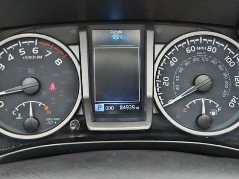 Used 2021 Toyota Tacoma TRD Off-Road AWD/4WD image 29