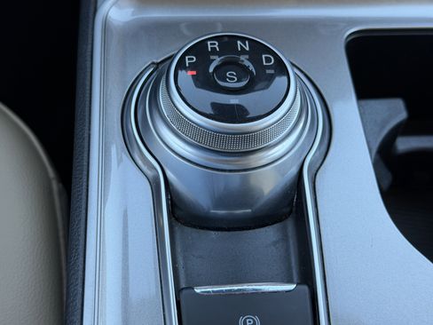 Used 2023 Ford Edge SEL image 25