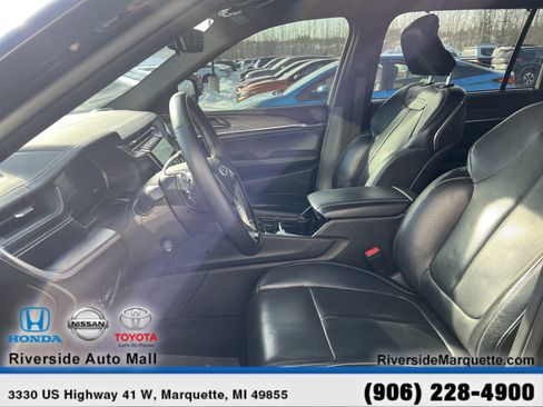 Used 2022 Jeep Grand Cherokee L Overland w/ Advanced Protech Group III image 15