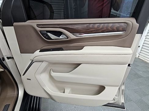 Used 2023 GMC Yukon XL Denali image 47