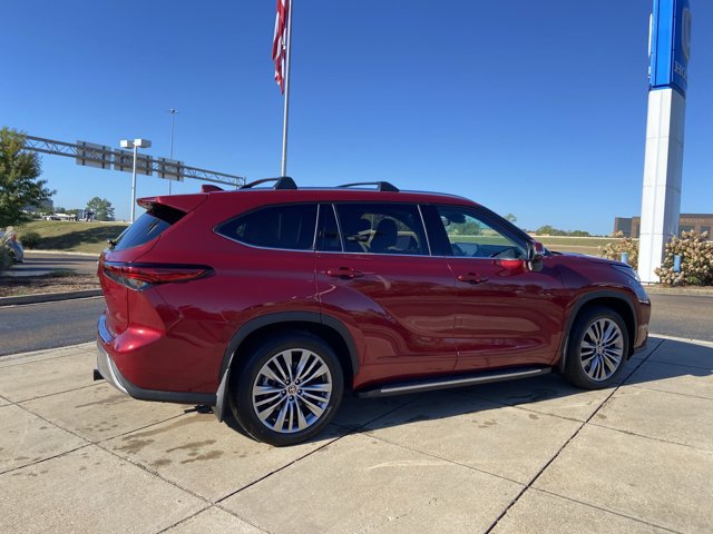 Used 2021 Toyota Highlander Platinum AWD/4WD image 12
