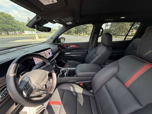 Used 2024 Chevrolet Traverse RS w/ LPO, Floor Liner Package AWD/4WD image 11