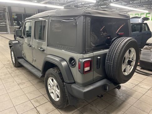 Used 2023 Jeep Wrangler Sport S image 5