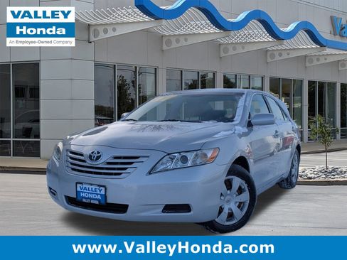 Used 2007 Toyota Camry LE image 1