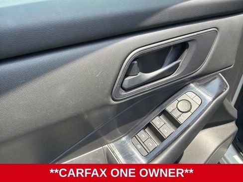 Used 2024 Nissan Rogue S AWD/4WD image 7